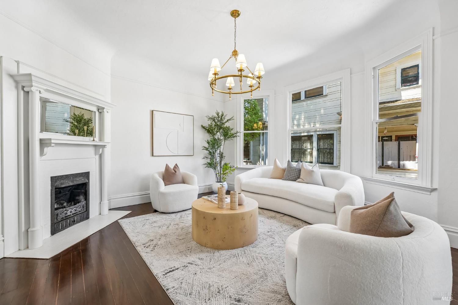 2064 Alameda Avenue Alameda CA 94501