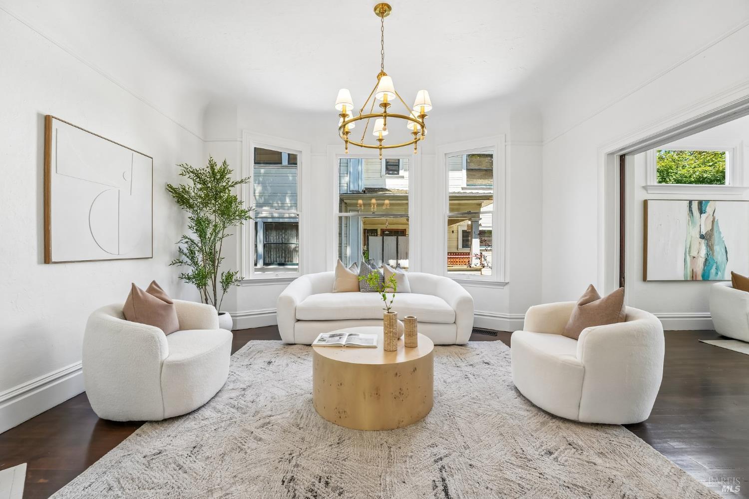 2064 Alameda Avenue Alameda CA 94501