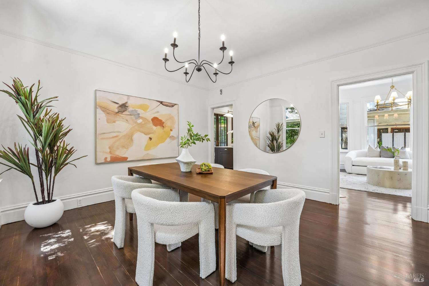 2064 Alameda Avenue Alameda CA 94501
