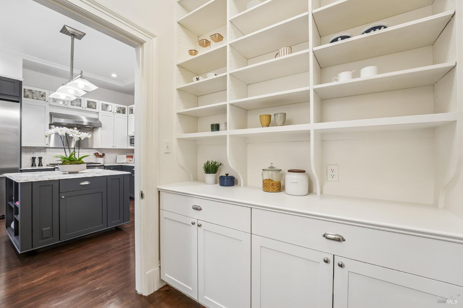 2064 Alameda Avenue Alameda CA 94501