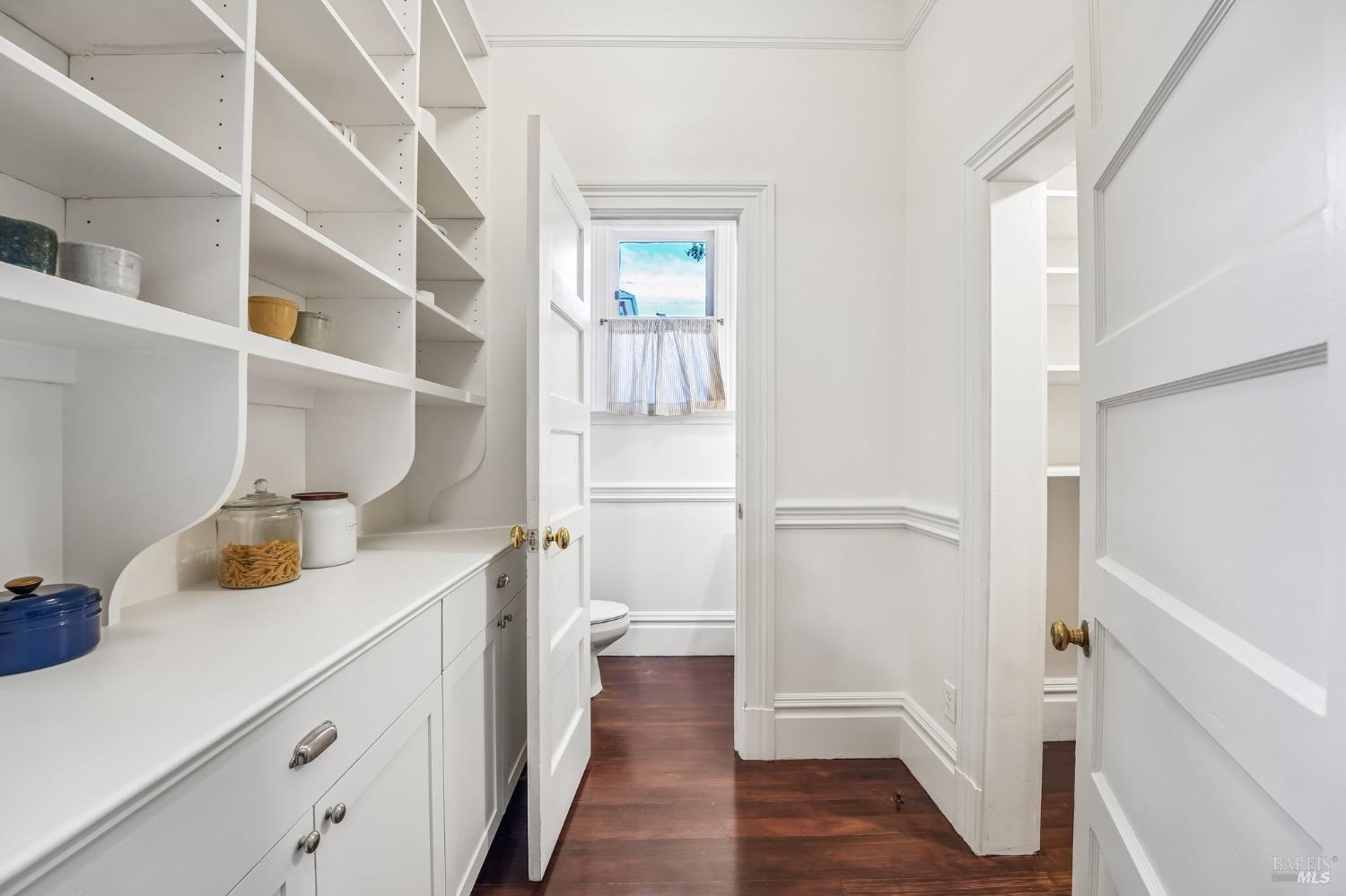 2064 Alameda Avenue Alameda CA 94501
