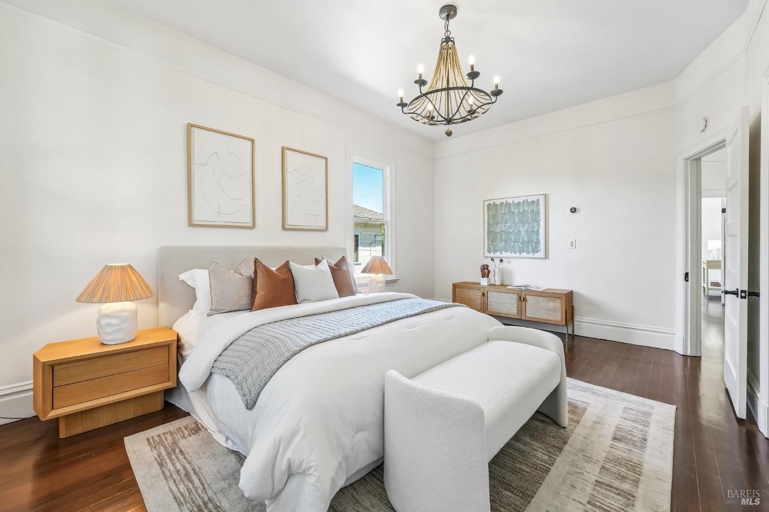 2064 Alameda Avenue Alameda CA 94501