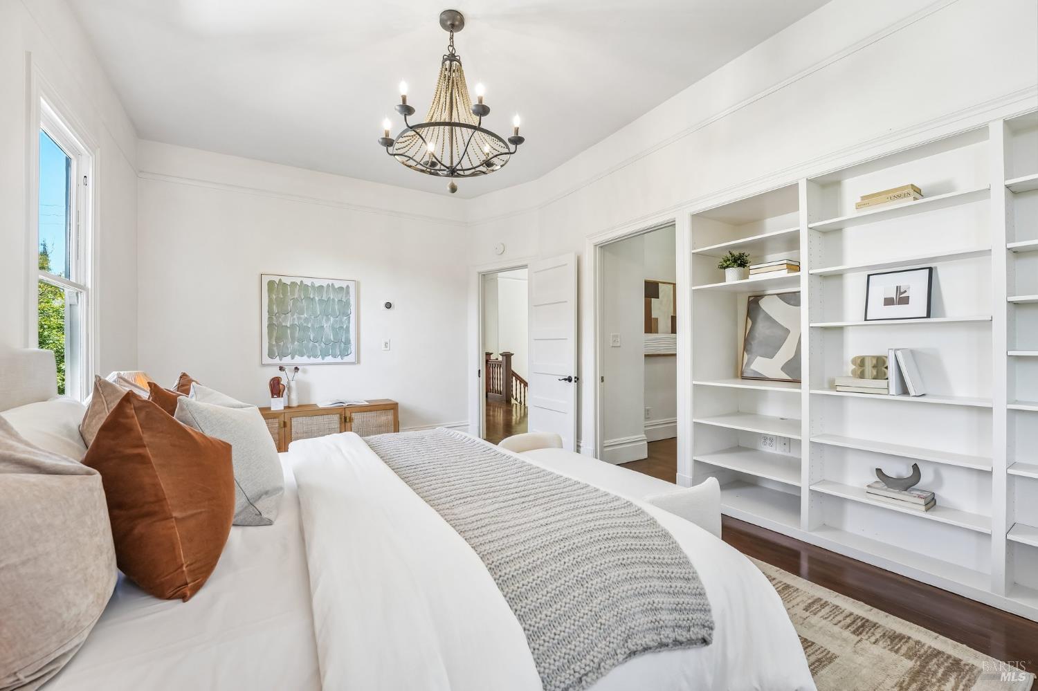 2064 Alameda Avenue Alameda CA 94501