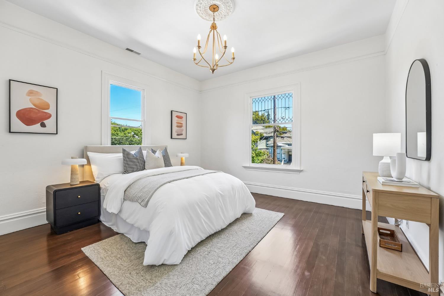 2064 Alameda Avenue Alameda CA 94501