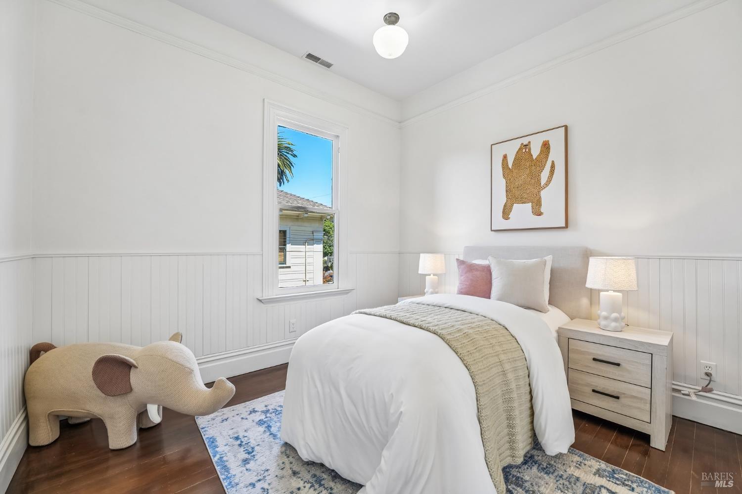 2064 Alameda Avenue Alameda CA 94501