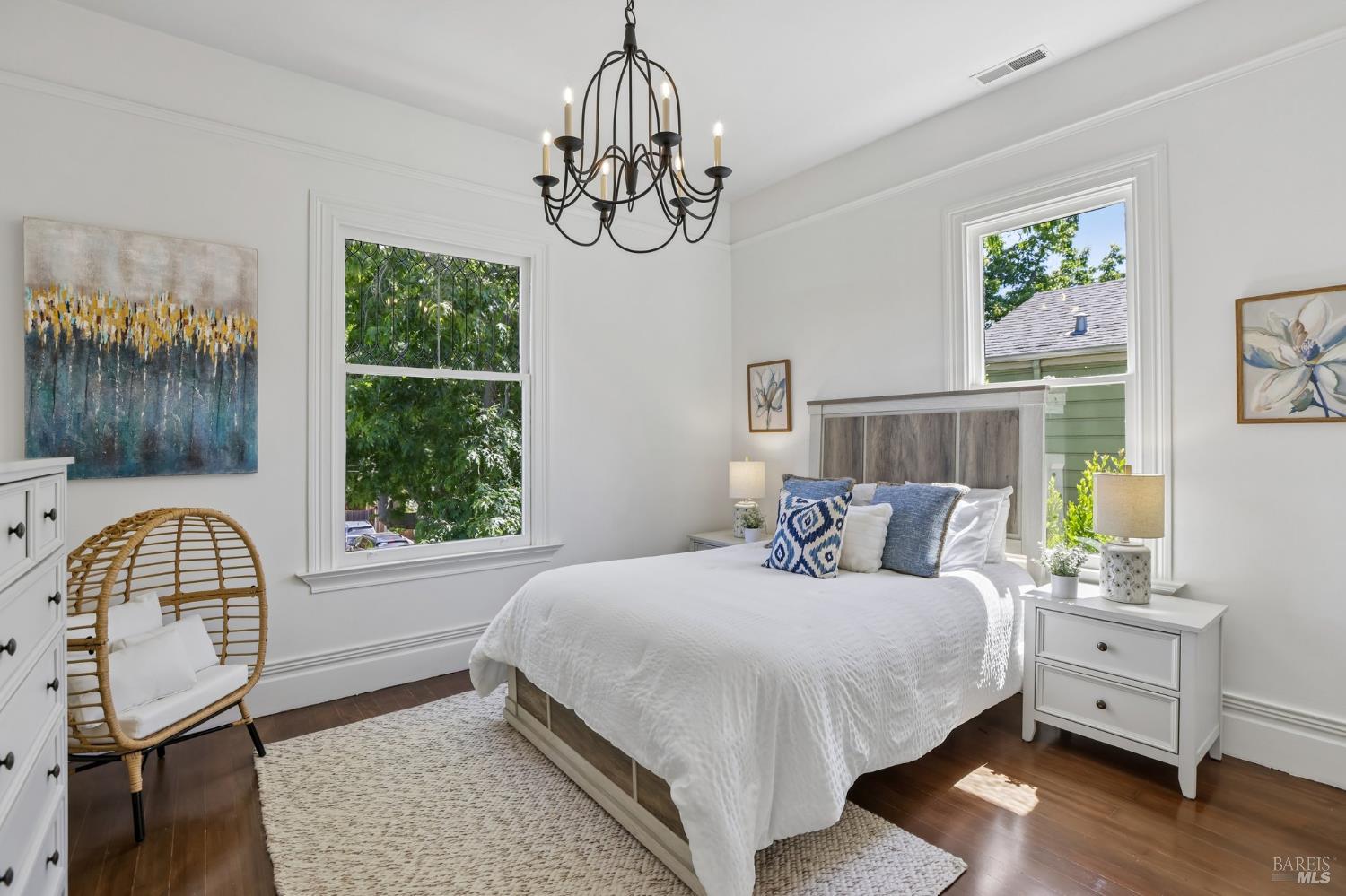 2064 Alameda Avenue Alameda CA 94501