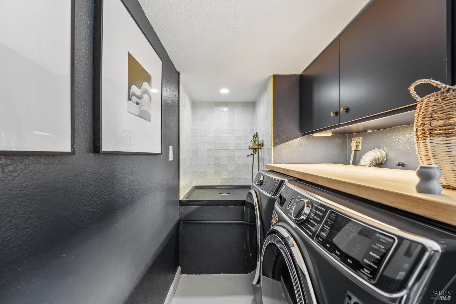 2064 Alameda Avenue Alameda CA 94501
