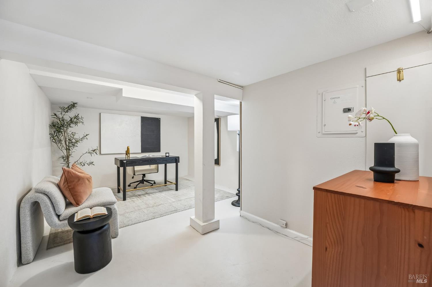 2064 Alameda Avenue Alameda CA 94501
