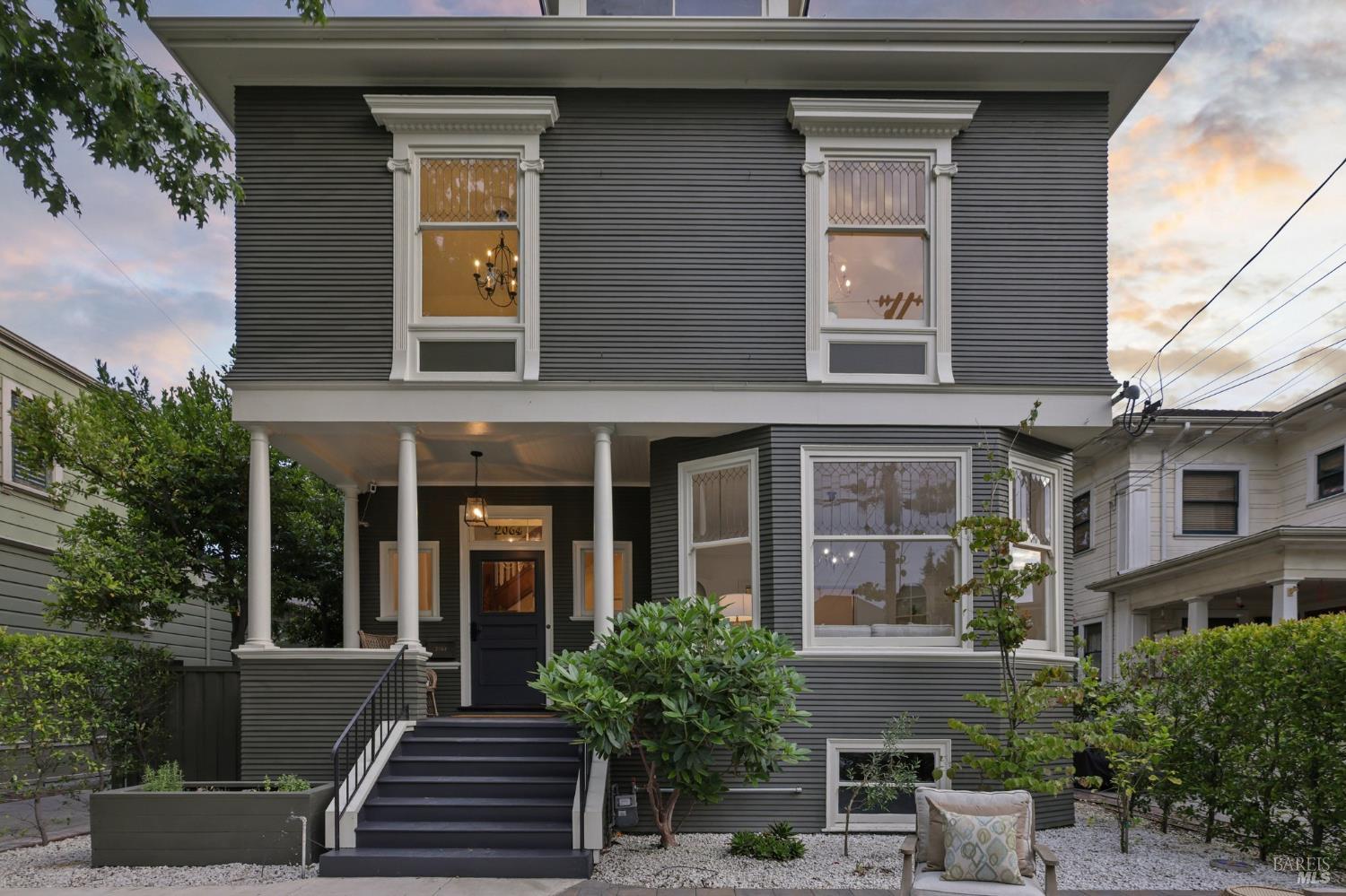 2064 Alameda Avenue Alameda CA 94501