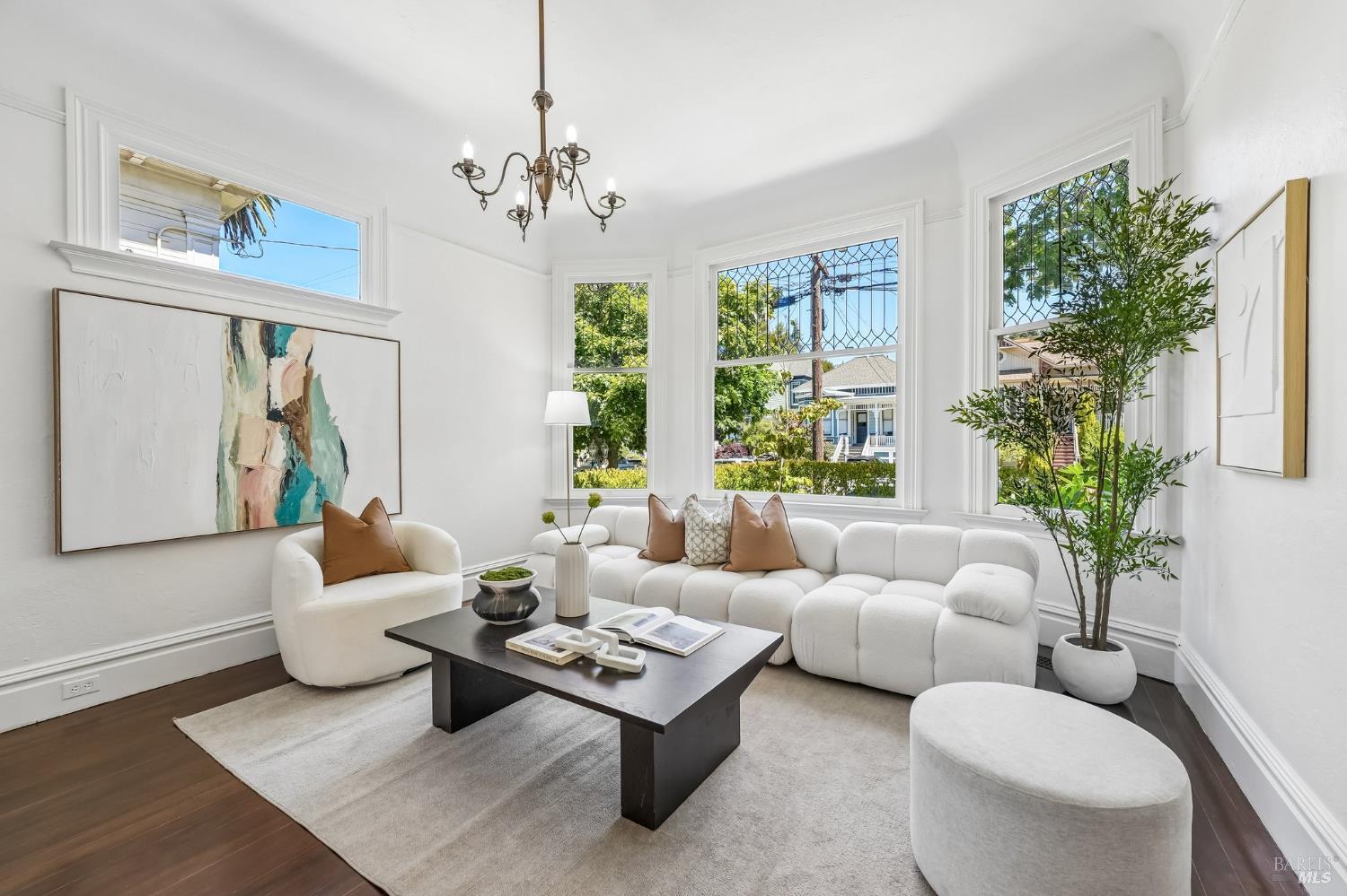 2064 Alameda Avenue Alameda CA 94501