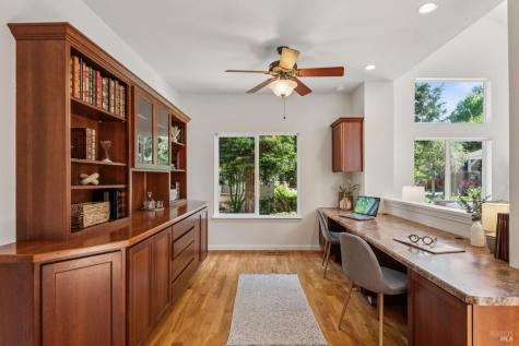 814 Cobbler Lane Petaluma CA 94952