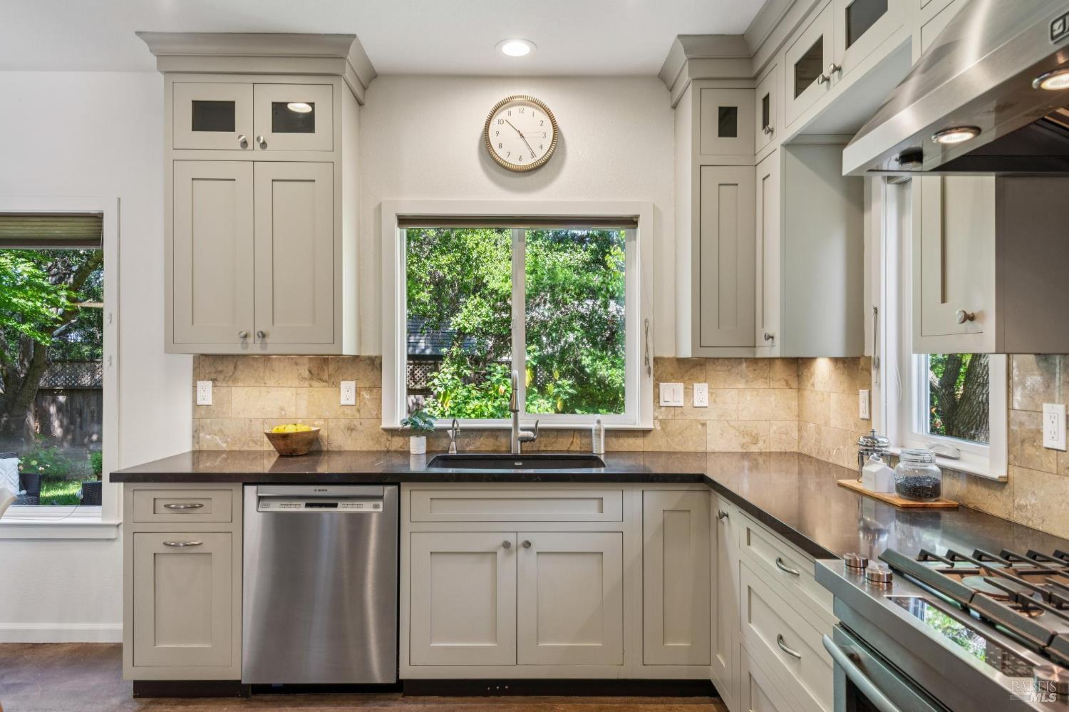814 Cobbler Lane Petaluma CA 94952