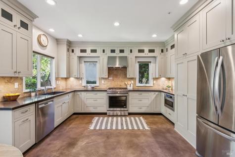 814 Cobbler Lane Petaluma CA 94952