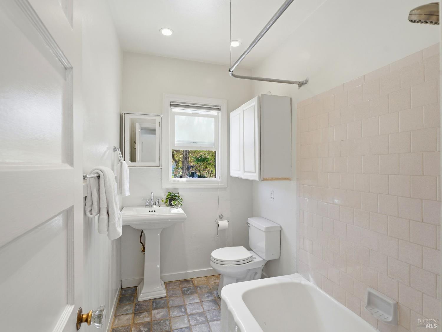 433 NE Lincoln Street Santa Rosa CA 95401