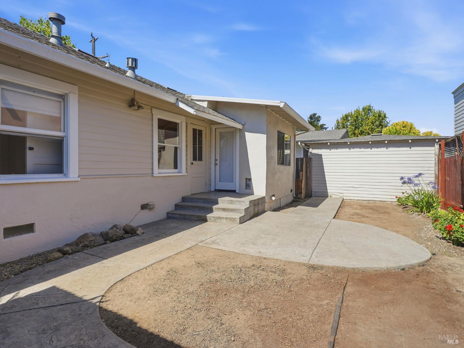 433 NE Lincoln Street Santa Rosa CA 95401