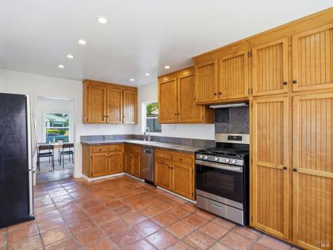 433 NE Lincoln Street Santa Rosa CA 95401