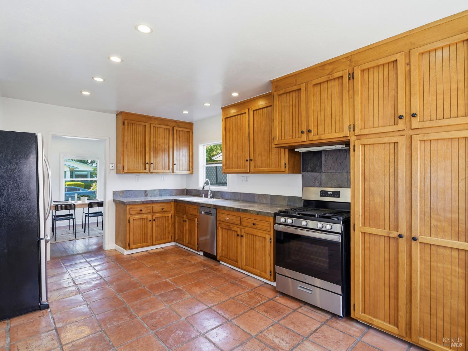 433 NE Lincoln Street Santa Rosa CA 95401