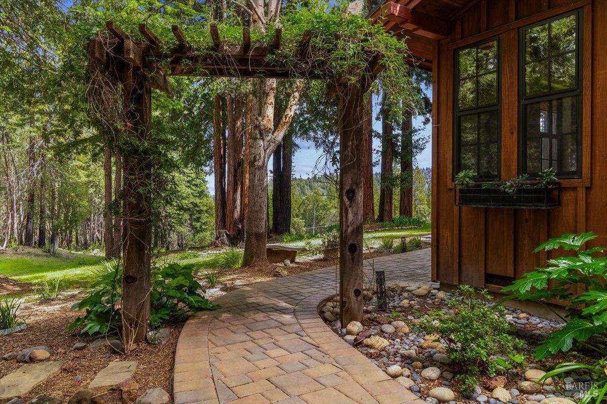 12076 Cloud Ridge Road Healdsburg CA 95448