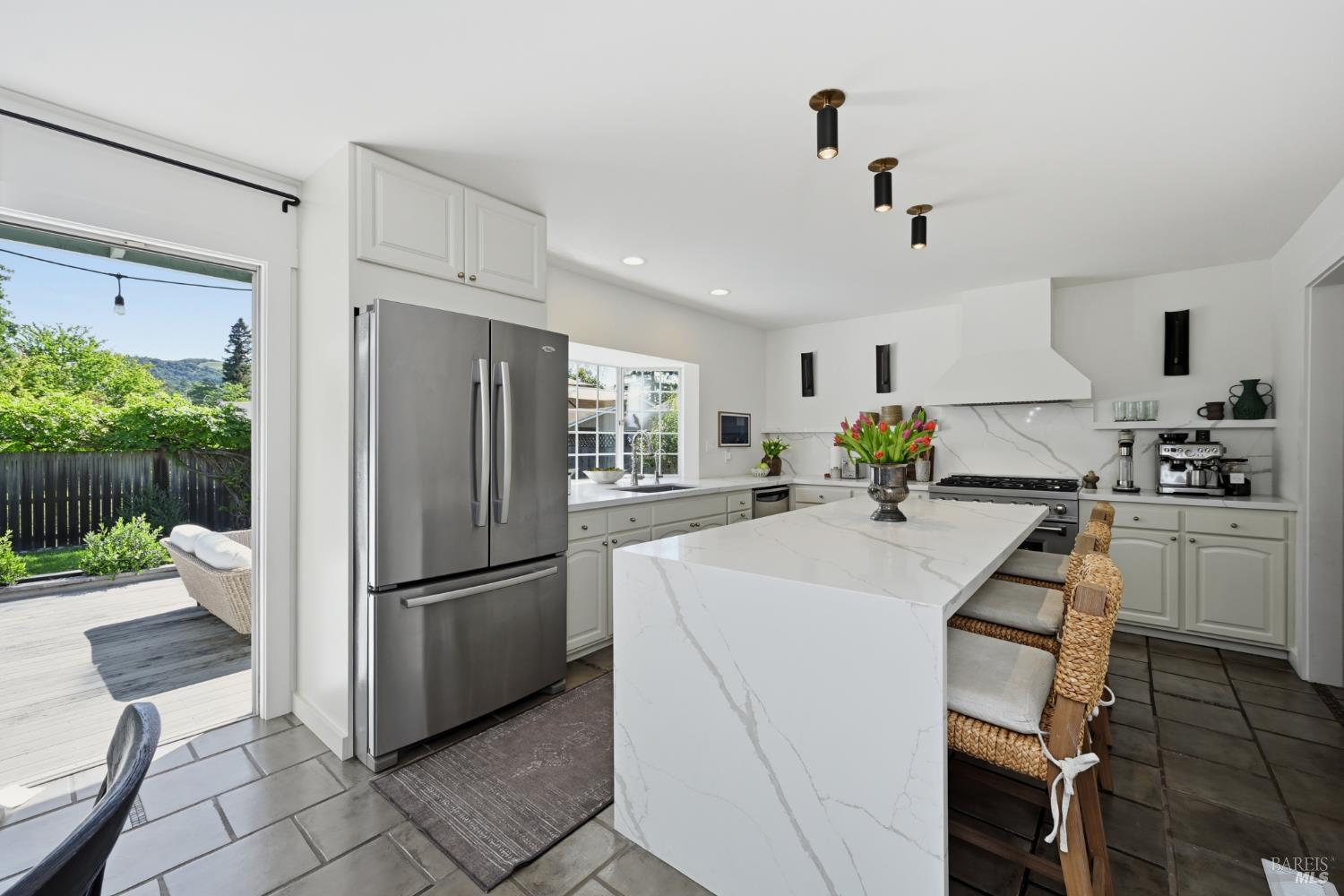 17217 Vailetti Drive Sonoma CA 95476