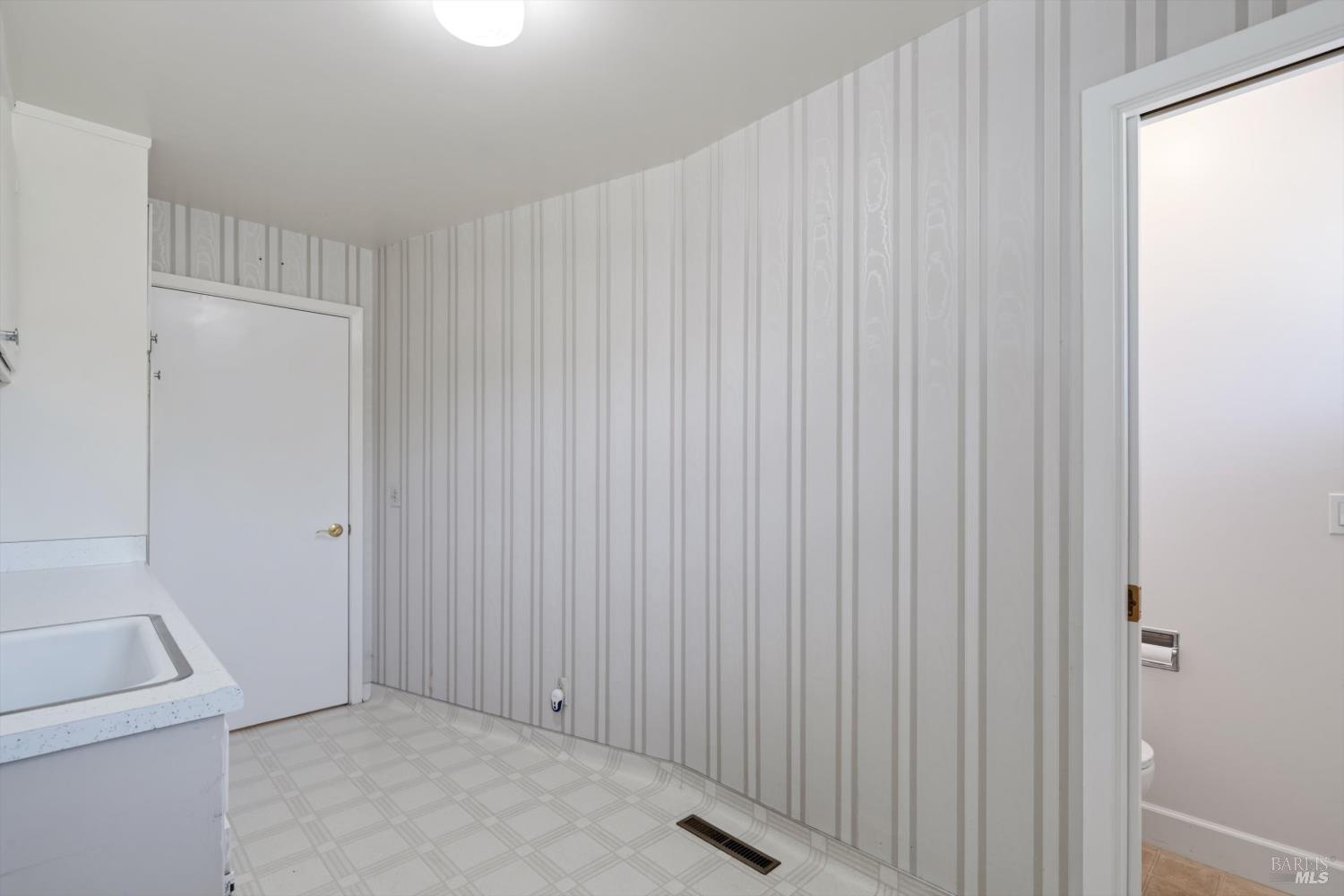2908 Joyce Street Santa Rosa CA 95405