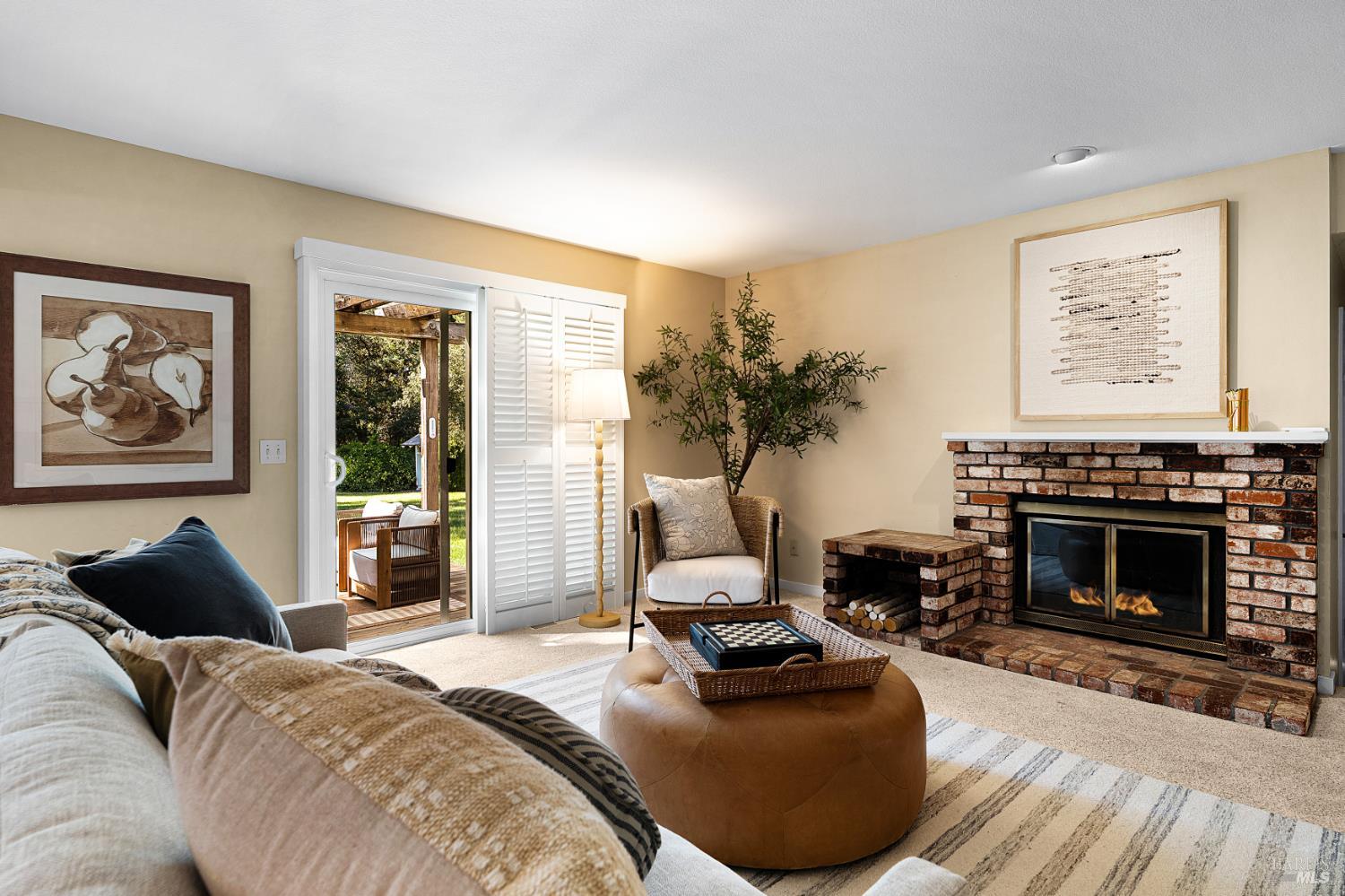 9323 Lakewood Drive Windsor CA 95492