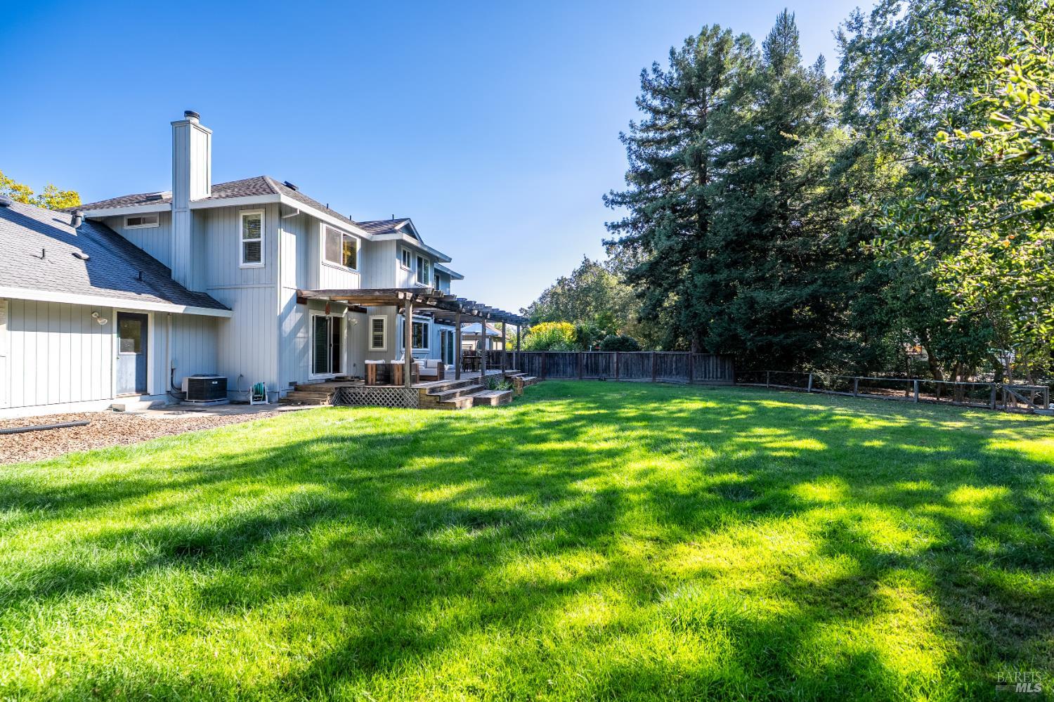 9323 Lakewood Drive Windsor CA 95492
