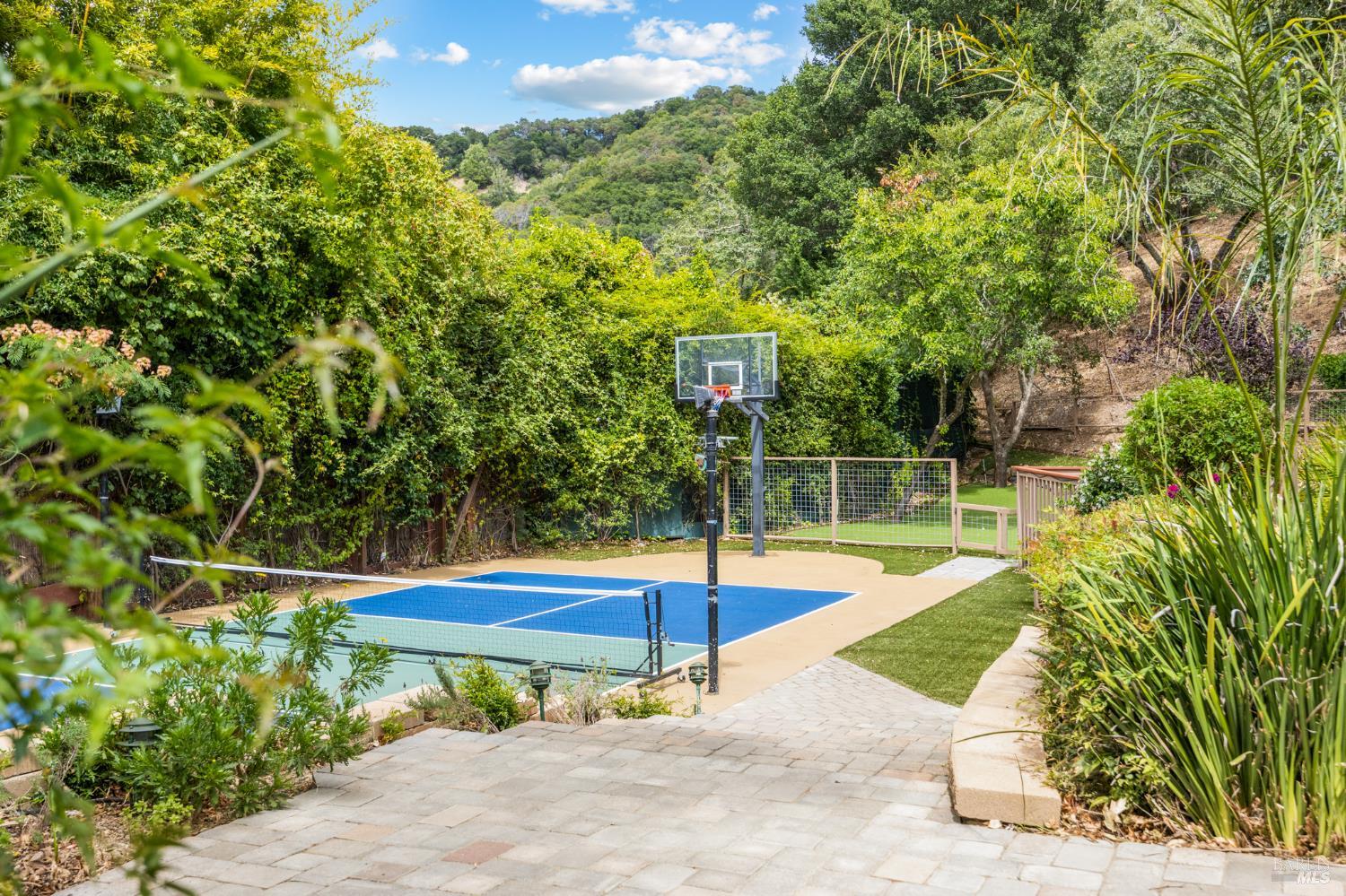 37 Carnoustie Drive Novato CA 94949
