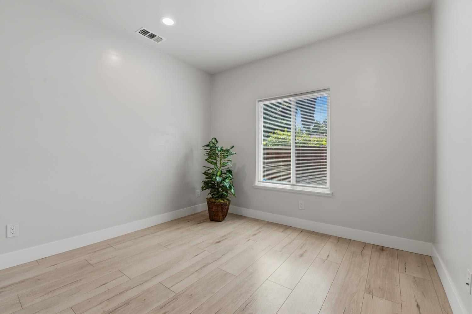 208 Nimitz Street Sacramento CA 95838