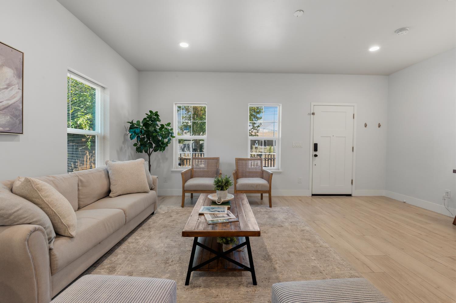 208 Nimitz Street Sacramento CA 95838