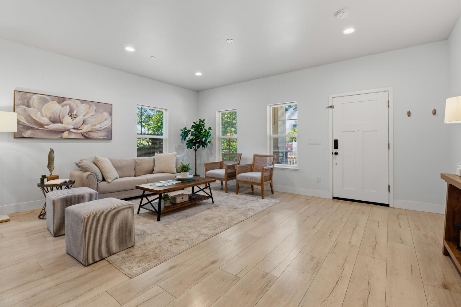 208 Nimitz Street Sacramento CA 95838