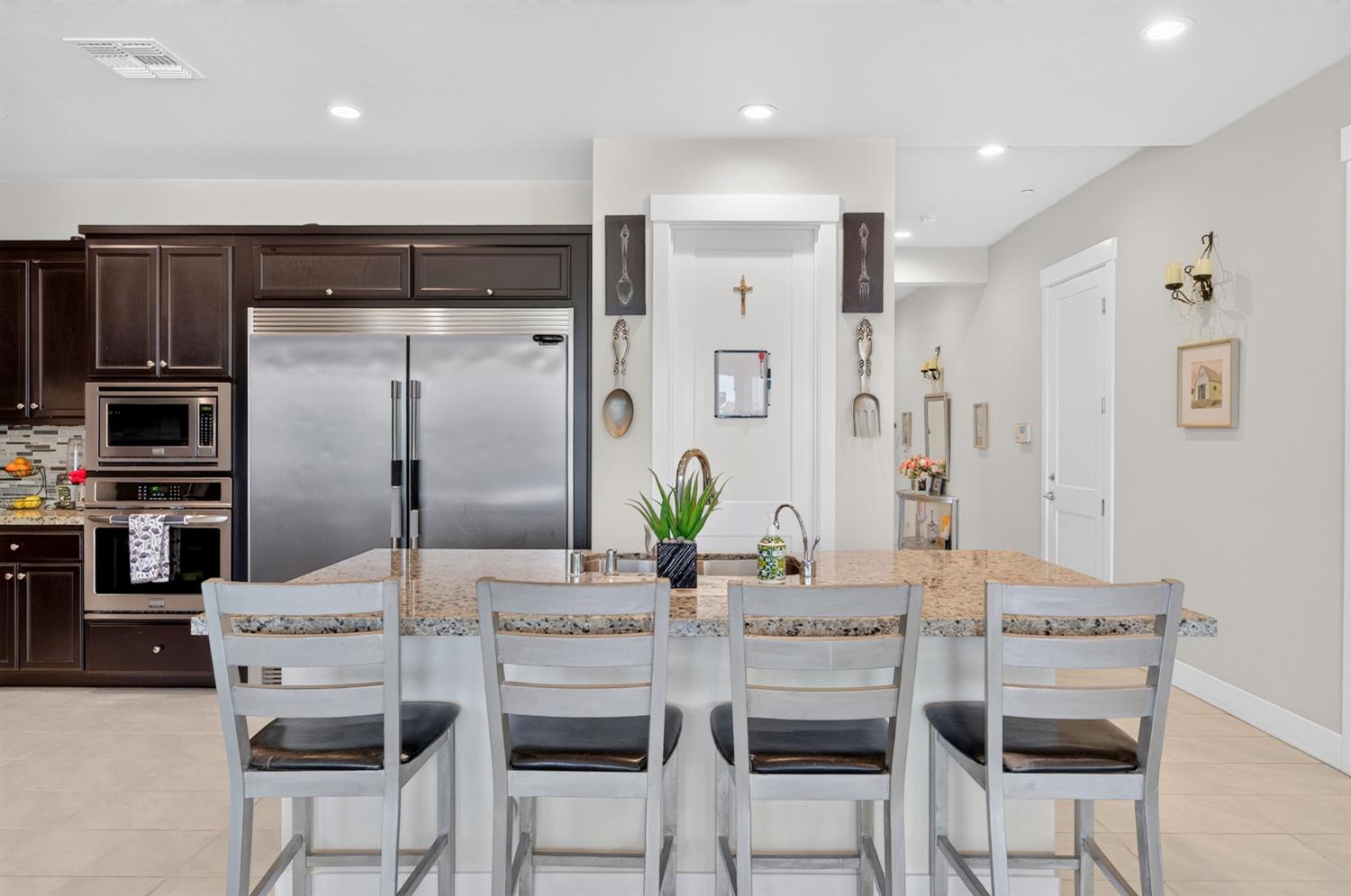 1948 Mulholland Drive Lathrop CA 95330