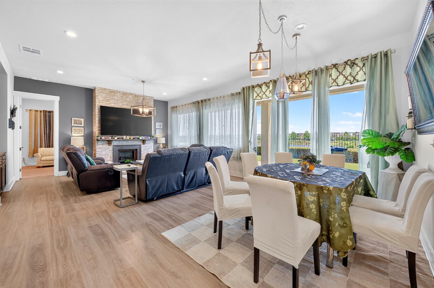 1948 Mulholland Drive Lathrop CA 95330