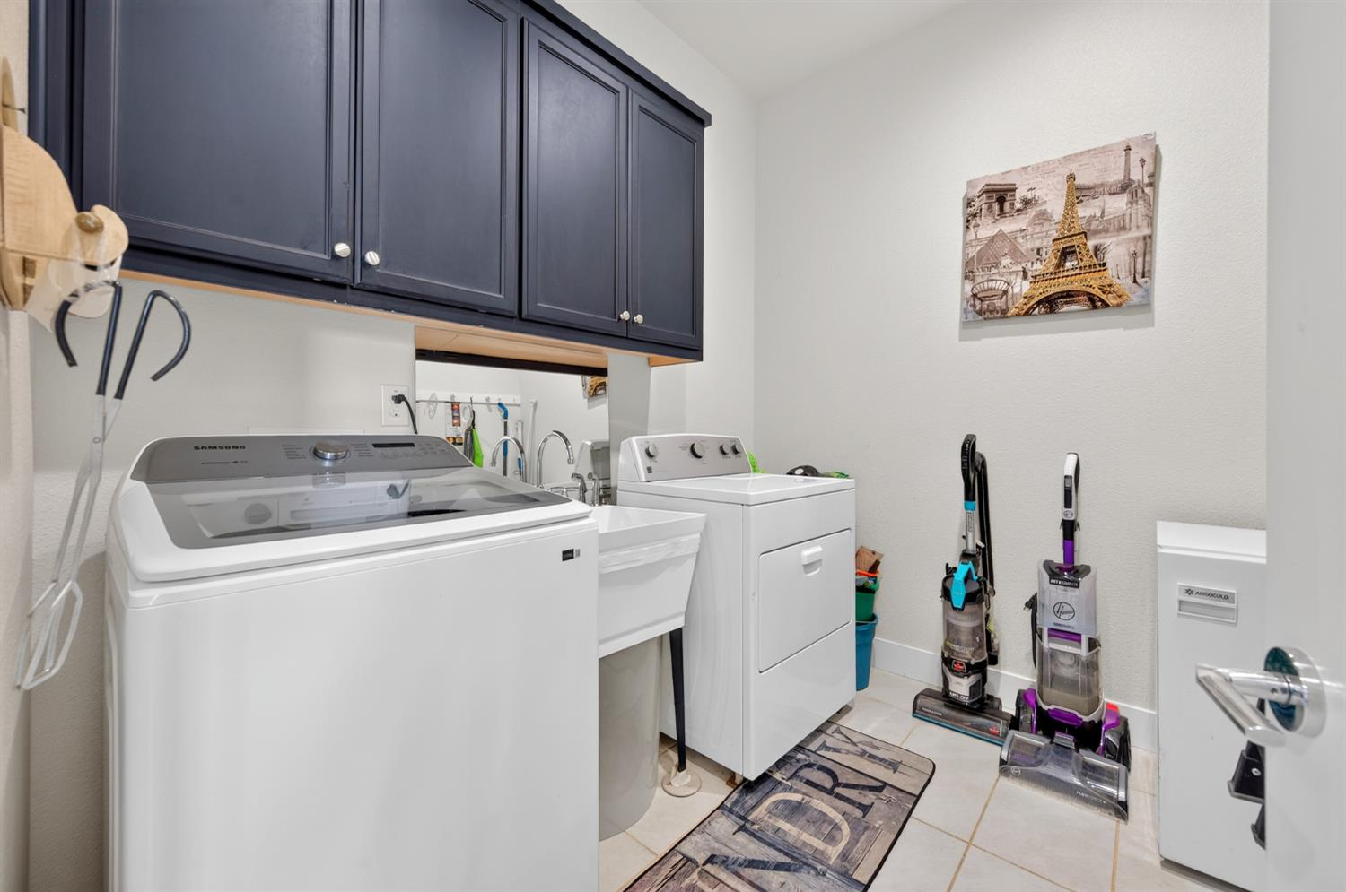 1948 Mulholland Drive Lathrop CA 95330