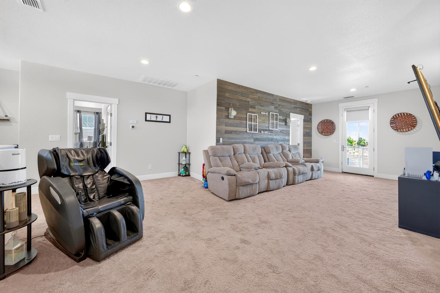 1948 Mulholland Drive Lathrop CA 95330