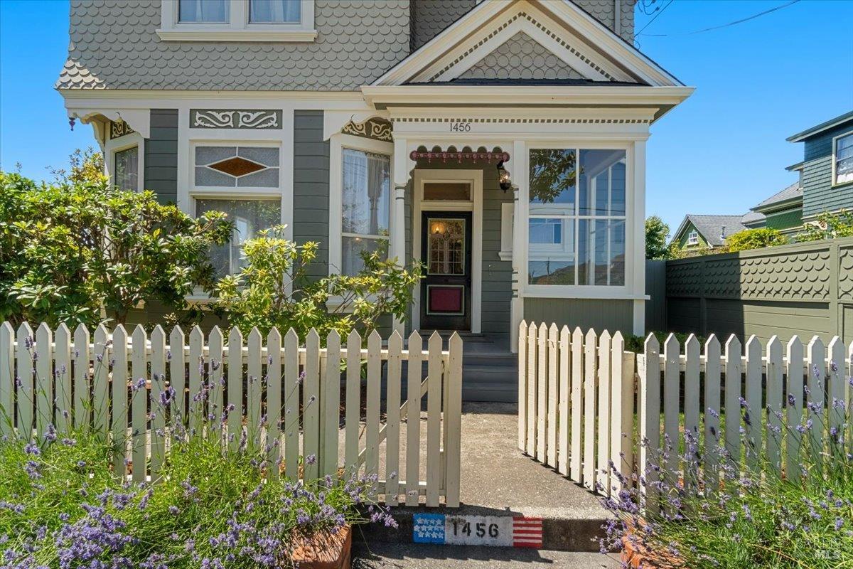 1456 C Street Eureka CA 95501