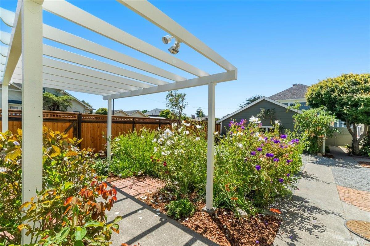 1456 C Street Eureka CA 95501