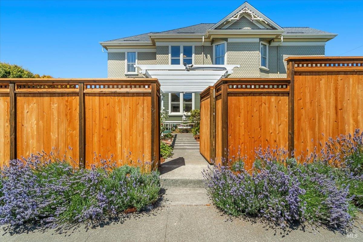 1456 C Street Eureka CA 95501