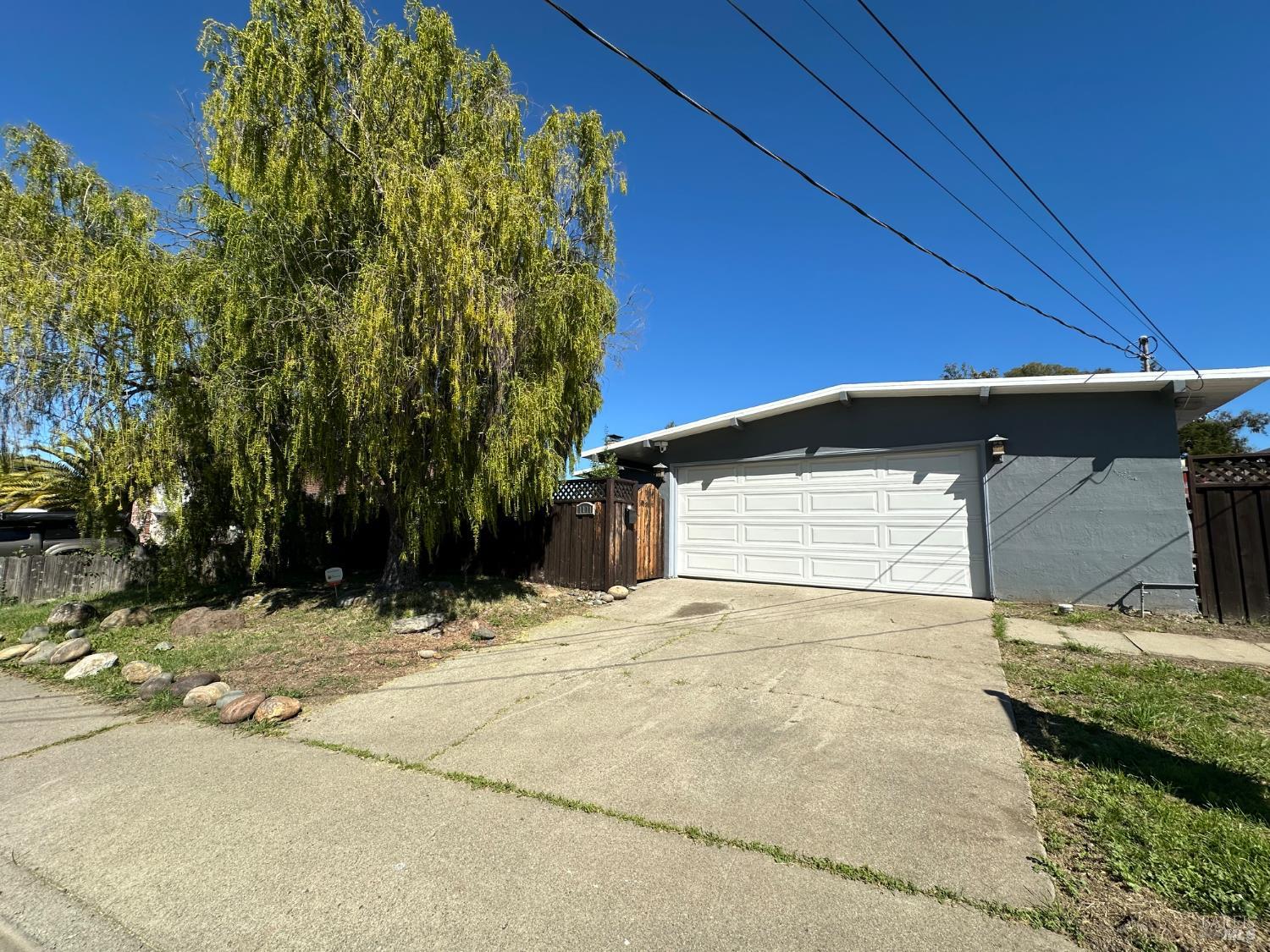 1111 Marionola Way Pinole CA 94564