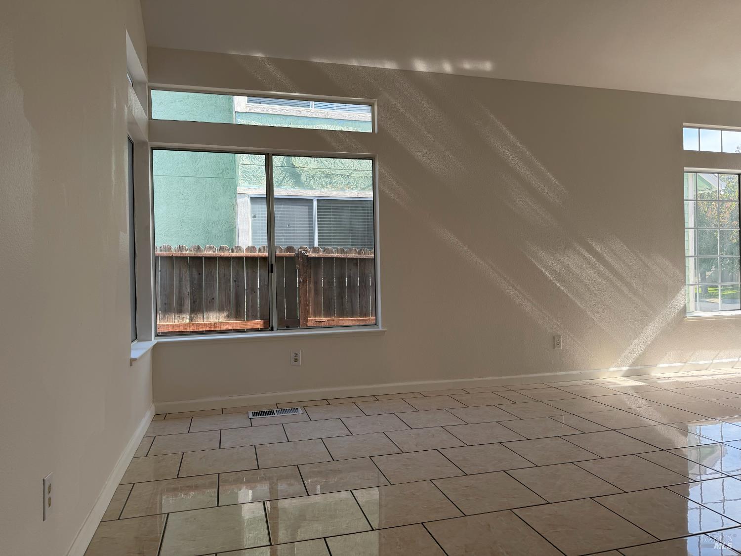 322 Ridgecrest Circle Suisun City CA 94585