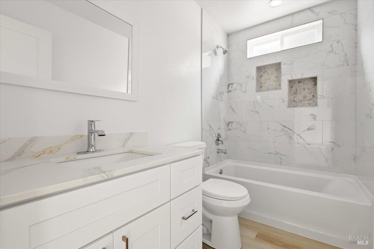 175 Chablis Way Cloverdale CA 95425