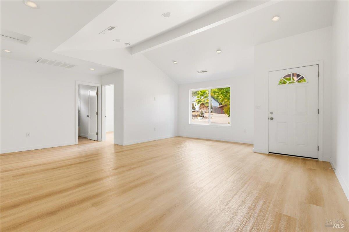 175 Chablis Way Cloverdale CA 95425