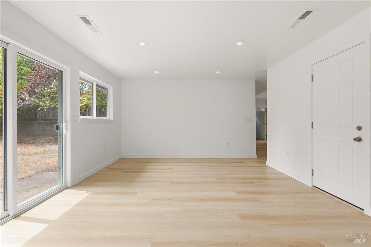 175 Chablis Way Cloverdale CA 95425