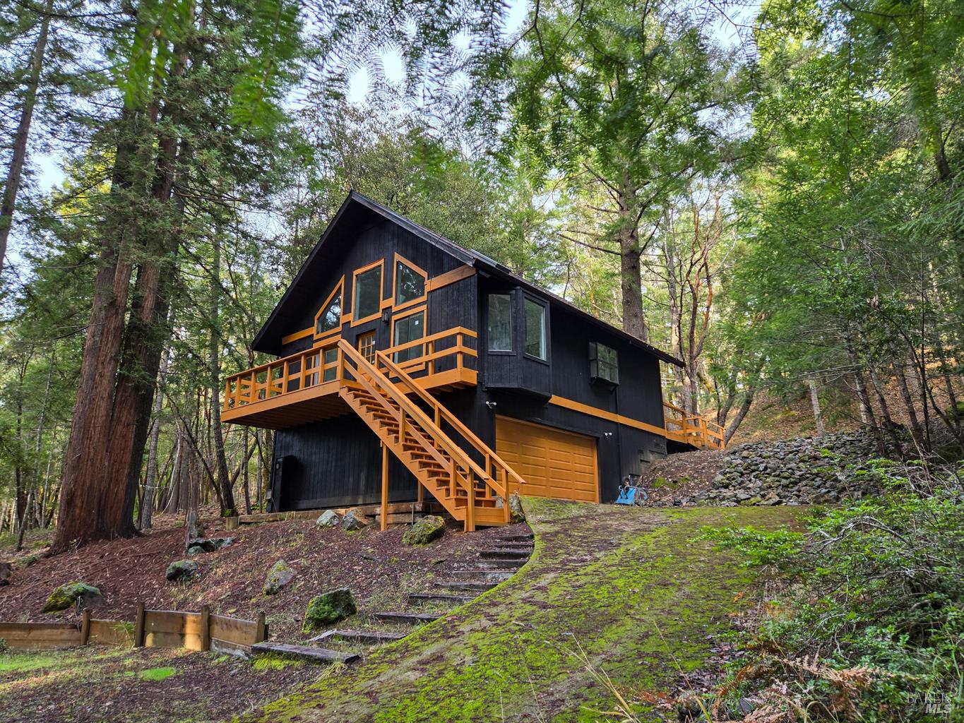 1946 Lupine Way Willits CA 95490