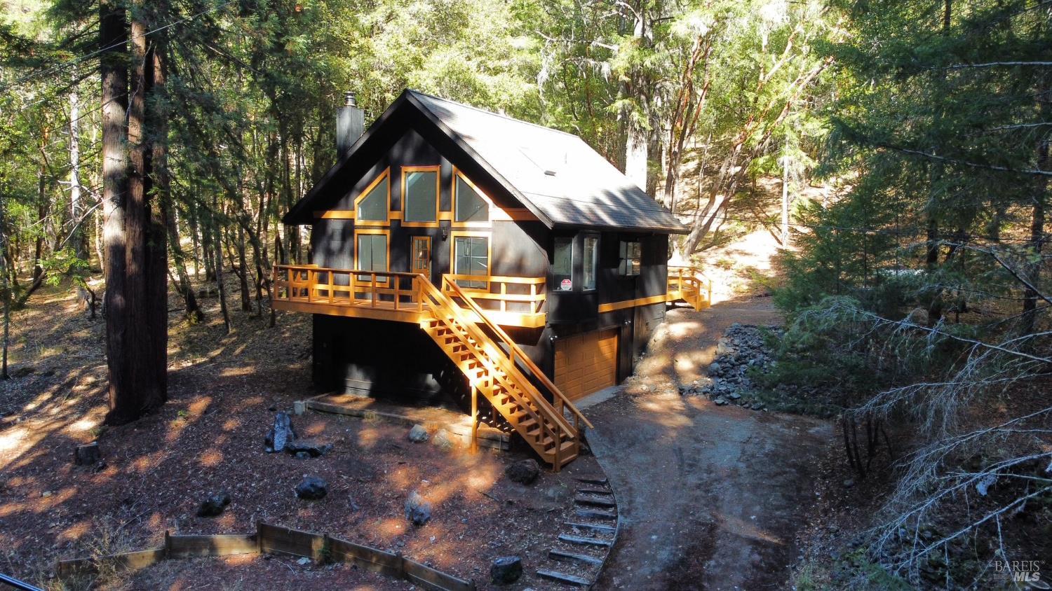 1946 Lupine Way Willits CA 95490