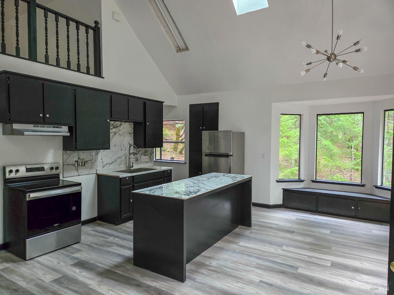 1946 Lupine Way Willits CA 95490