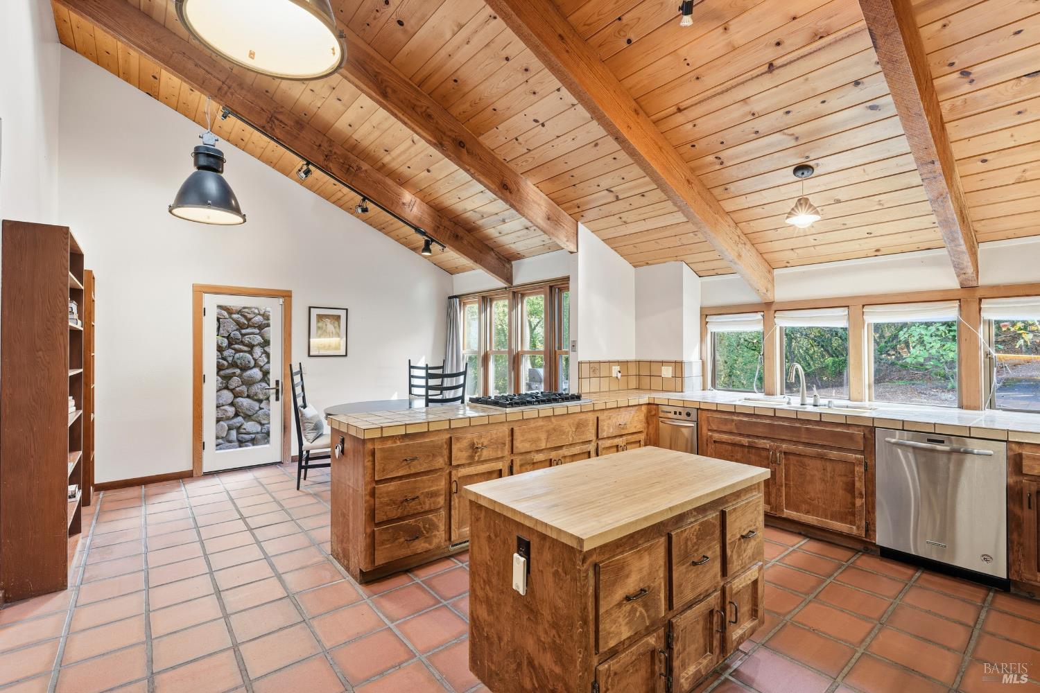 5025 Lichau Road Penngrove CA 94951