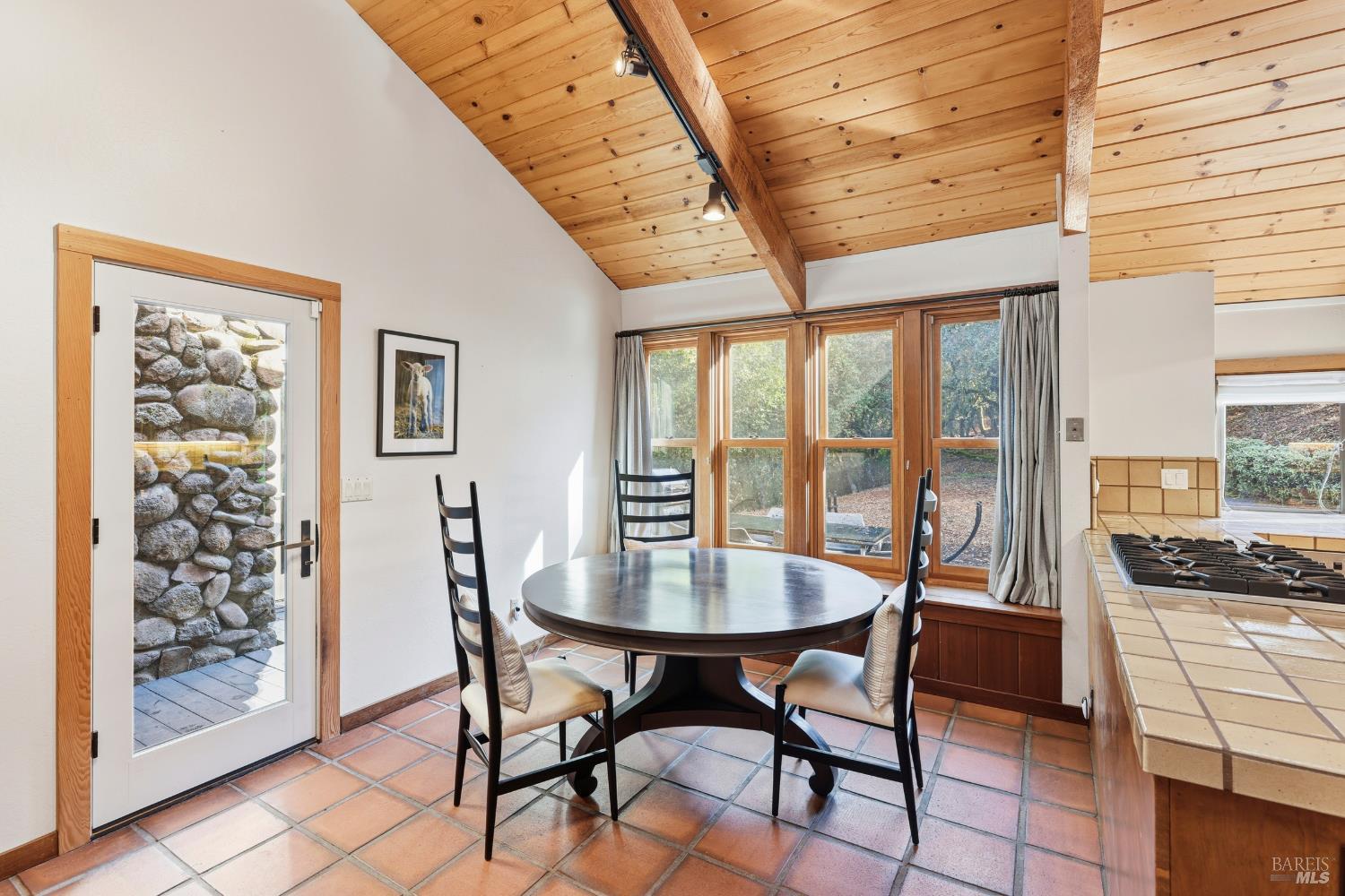 5025 Lichau Road Penngrove CA 94951