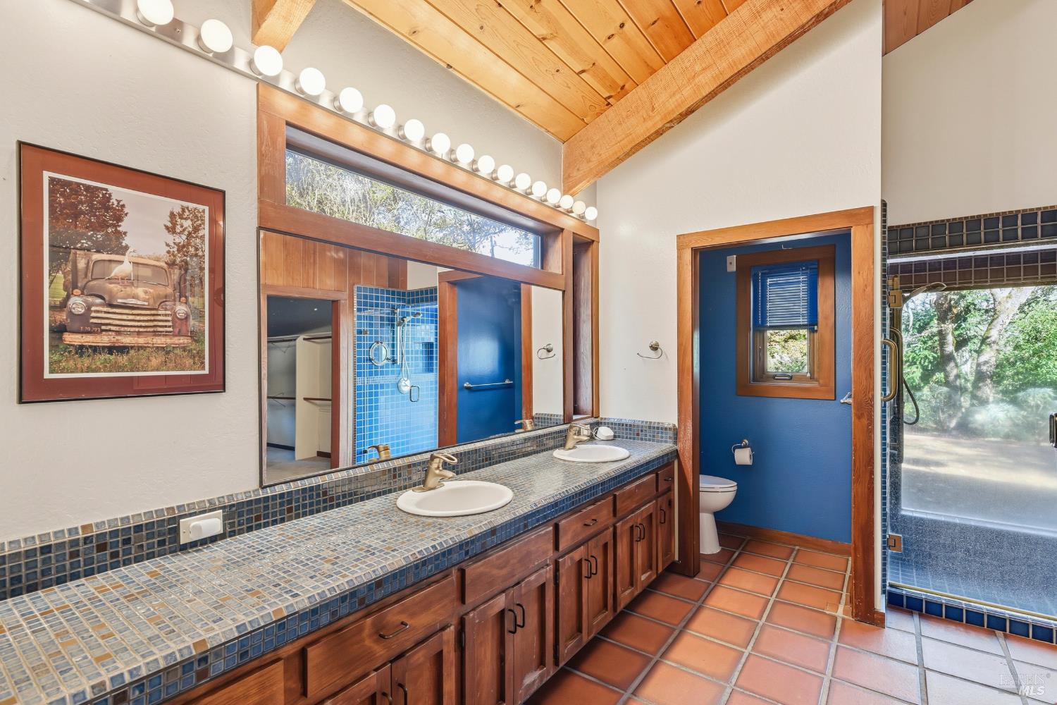 5025 Lichau Road Penngrove CA 94951