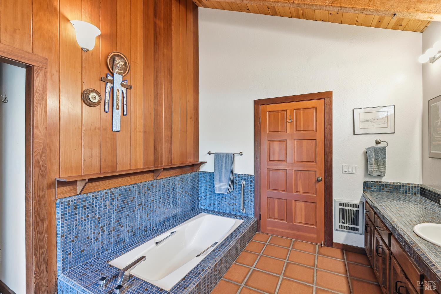 5025 Lichau Road Penngrove CA 94951