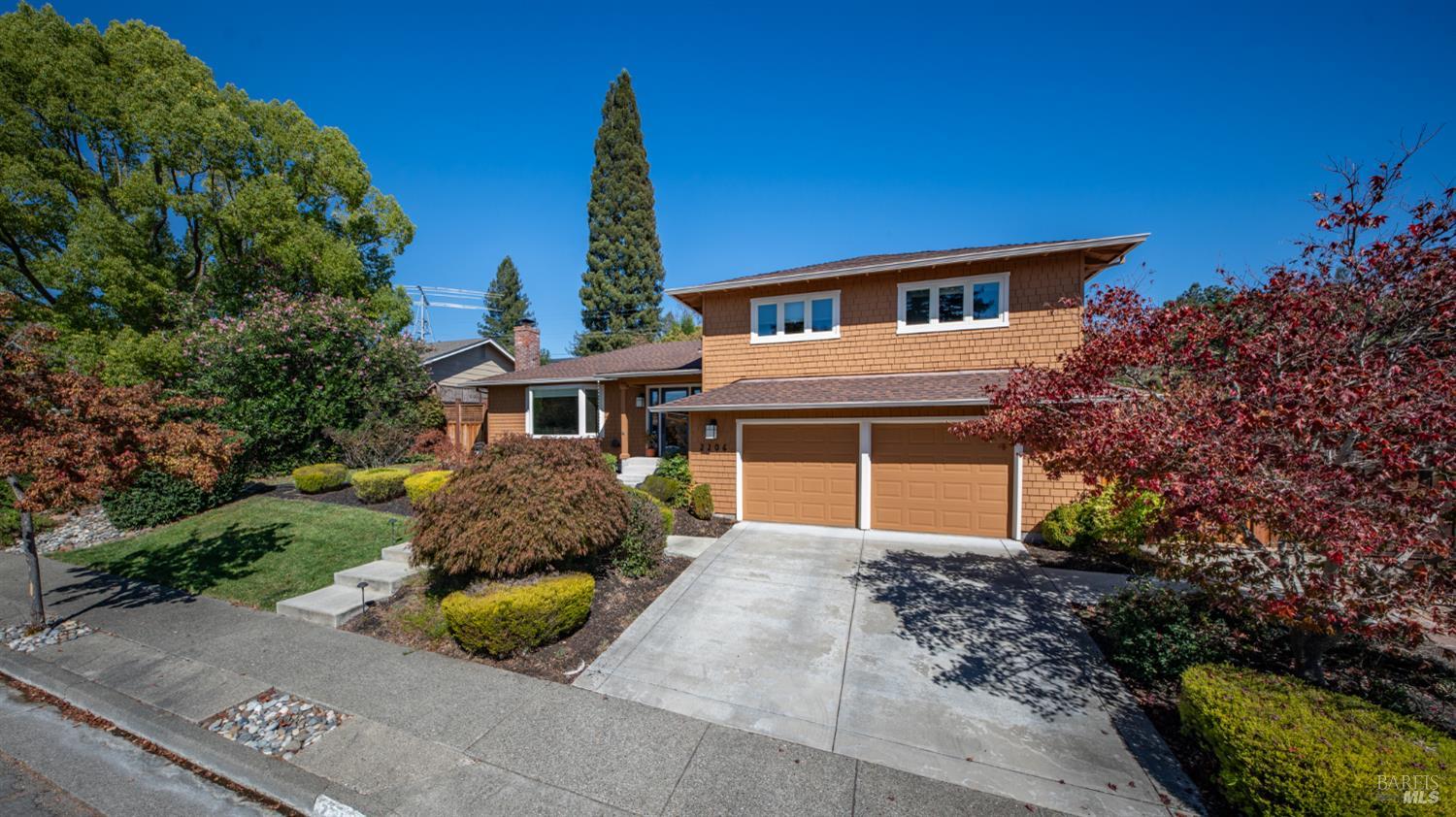 2206 Oak Hill Drive Santa Rosa CA 95404